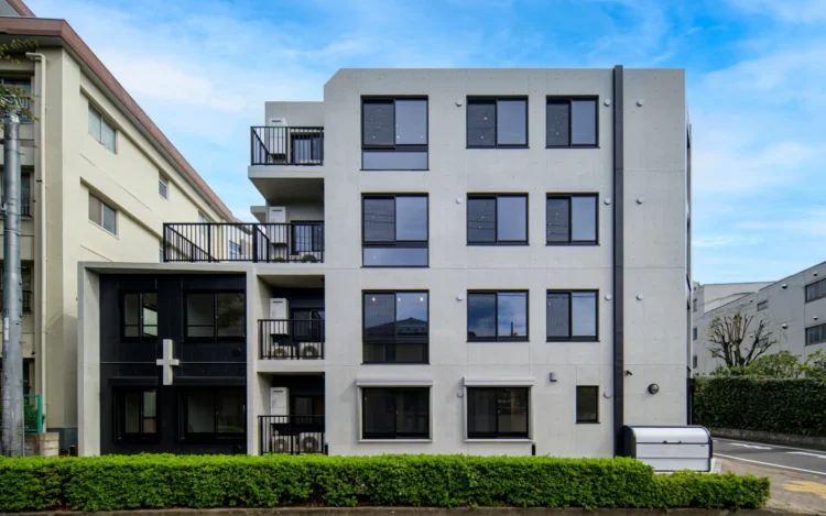 【竣工報告】緑道沿い南西角地、目下低層地域を臨む選ばれし邸宅 – 練馬レーベル –